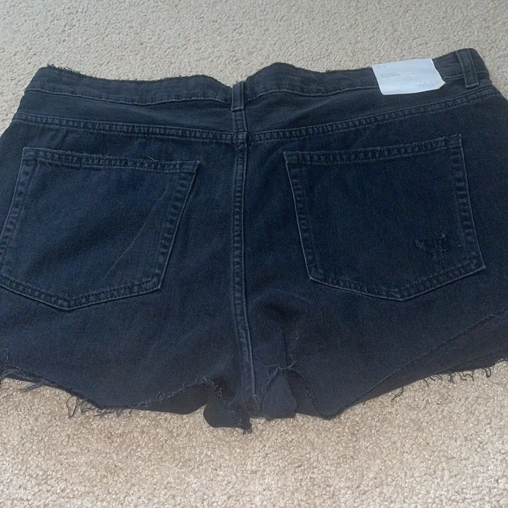 Womens New H&M High Waist Black Denim Shorts - Image 4