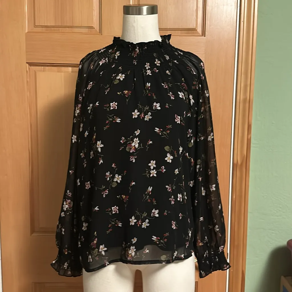 Smocked Mockneck Top in Backyard Blooms - Image 5