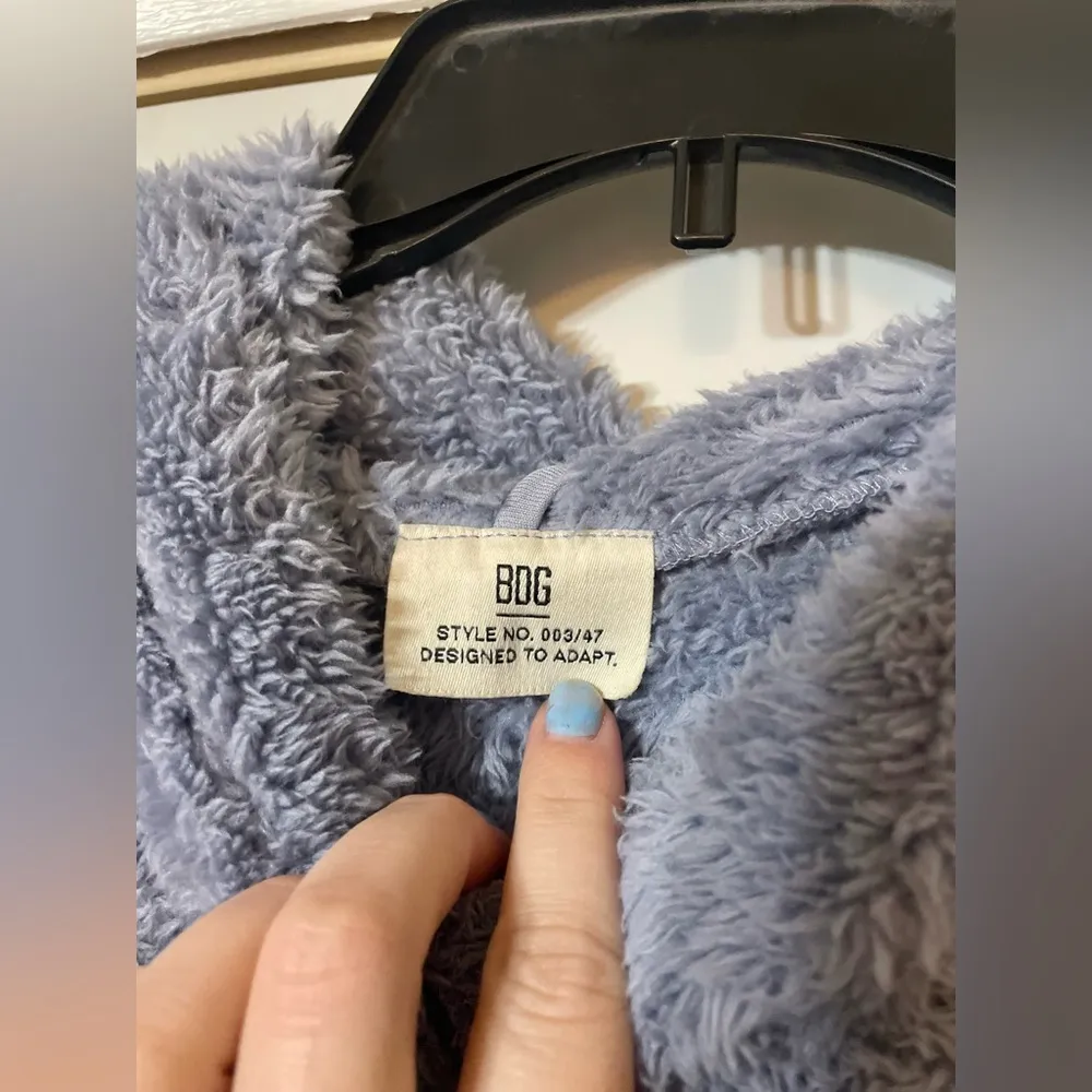 BDG Fuzzy Cropped Hoodie One Size Warm Loungewear Soft Winter - Image 7