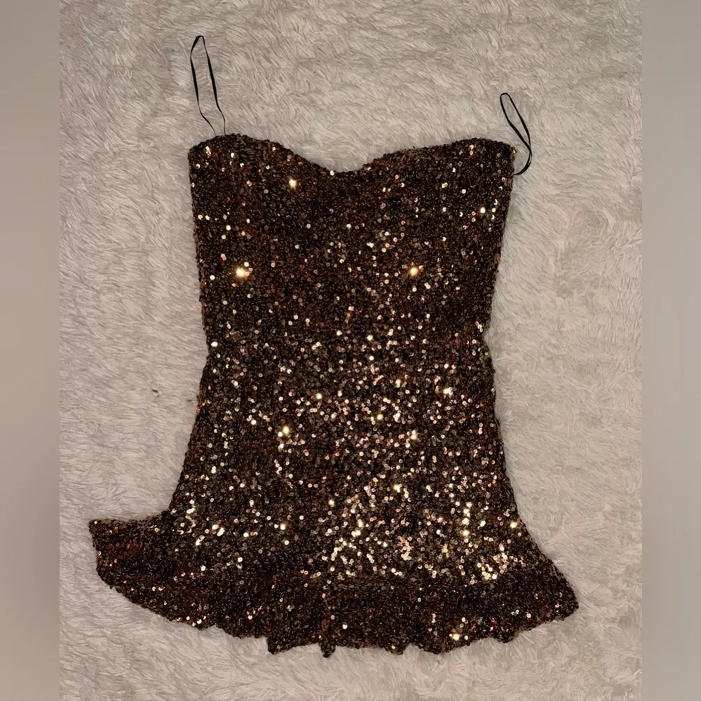 NWOT DRESS THE POPULATION Gold Raina Sleeveless Sequin Mini Dress sz L - Image 3