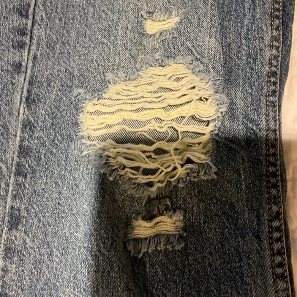 FREE PEOPLE Georgine Mom Jeans Distressed CRVY Size 27 100% Cotton - Image 2