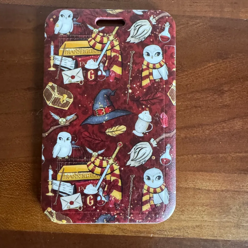 Universal Wizarding World Harry Potter Red Gryffindor ID Holder Owl Hard Case - Image 2