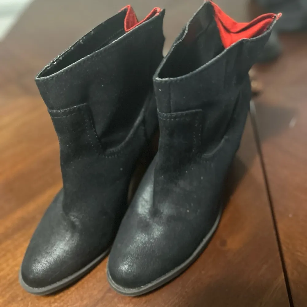 Ankle Boots with Chunky Heel and Smooth Finish size 11 - Image 3