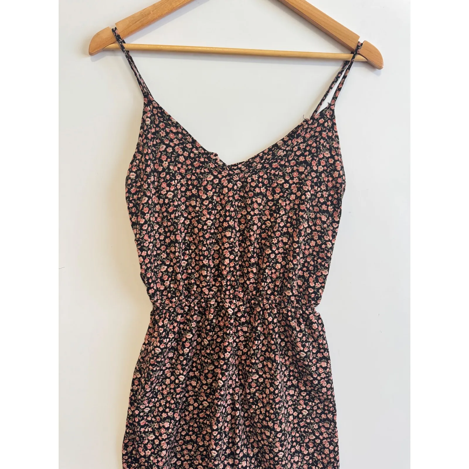 TOBI Floral Print Romper Black Pink Sleeveless Ruffle V Neck Small‎ - Image 3