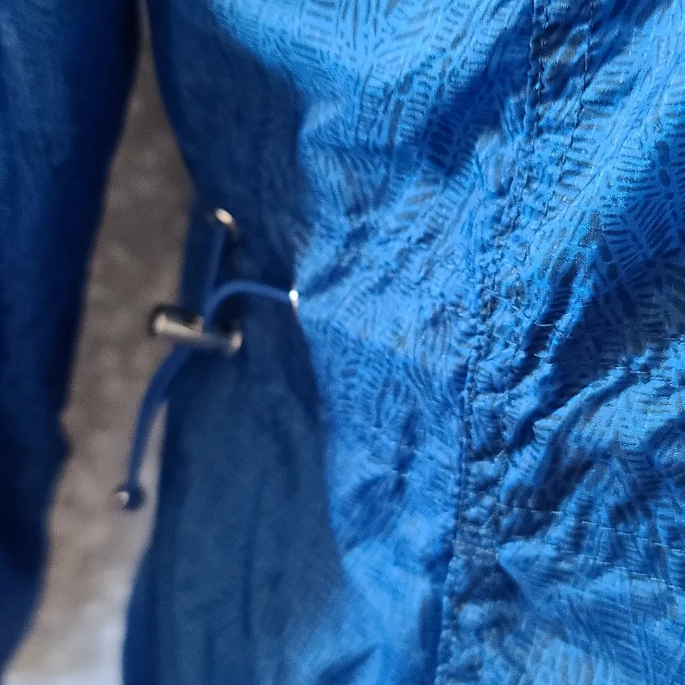 Reel Legends  printed windbreaker size small - Image 3