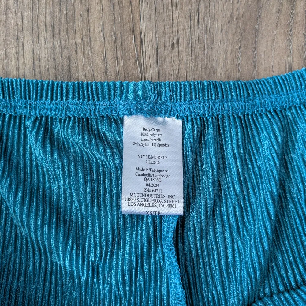 Minight Bakery Teal Pleated Shorts with Lace Trim - Image 2