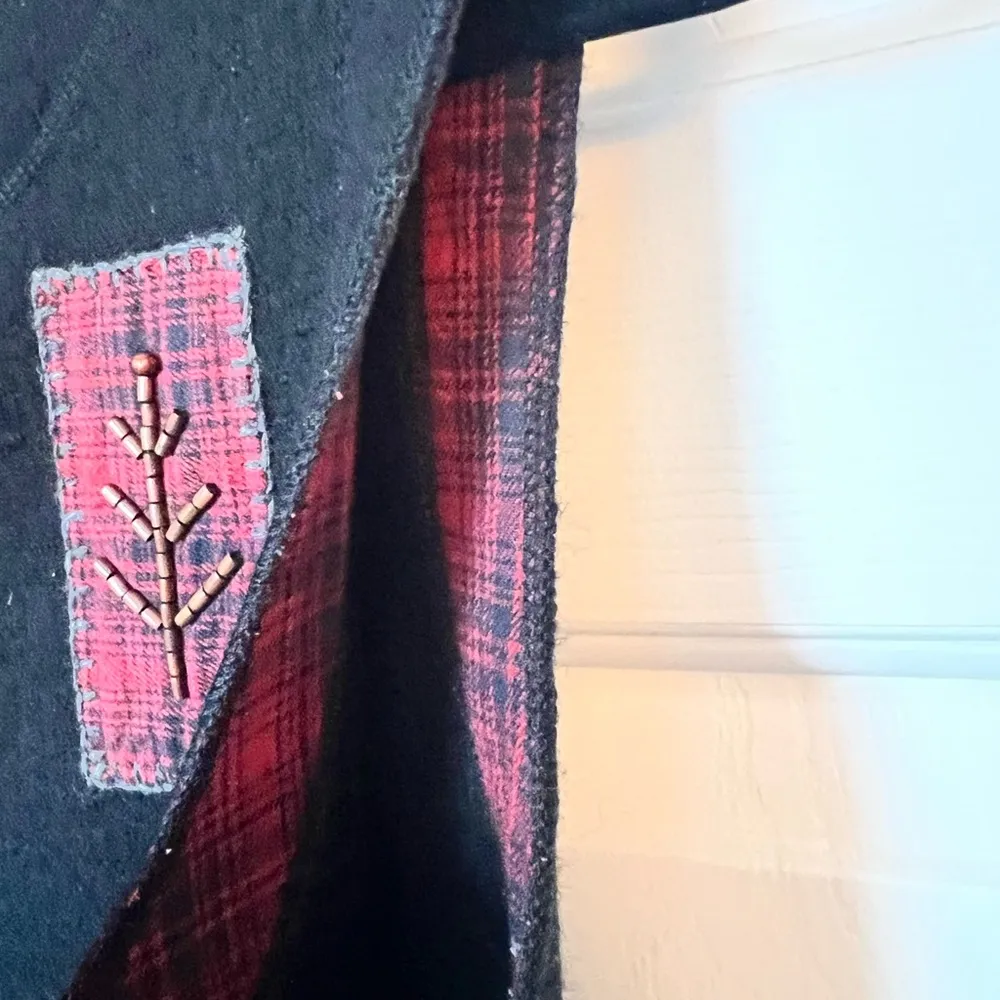 Woolrich Black Vest with Bear and Tree Patches Size Small 100% Wool - Image 6