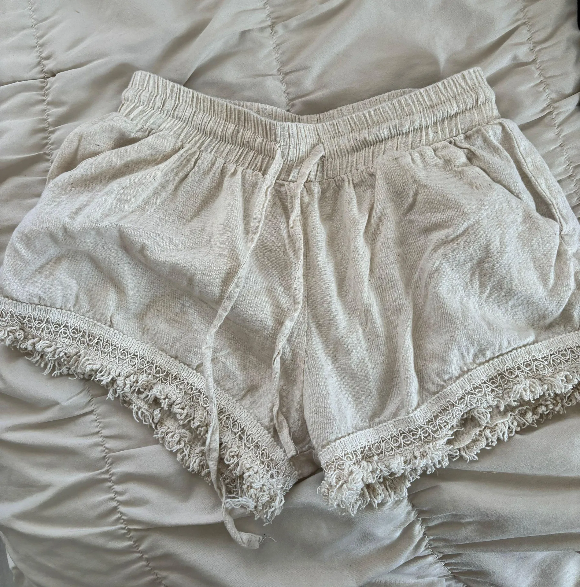 Crème Lace Trip Shorts - Image 3