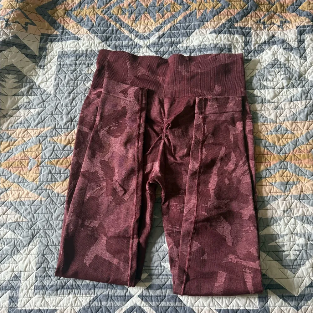Gymshark Adapt Camo Leggings - Image 3