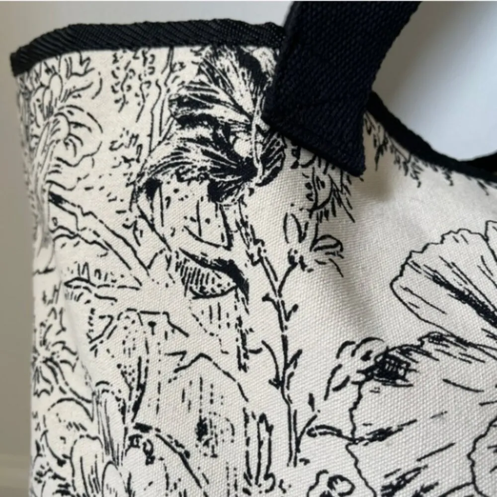 CHICO'S Black & White Floral Canvas Tote Bag NWT - Image 4