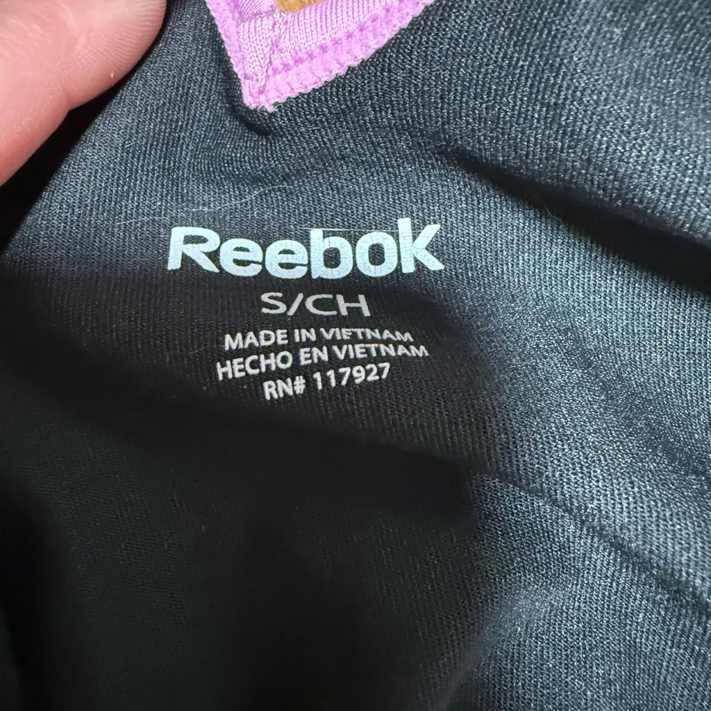 Reebok Women's Black and Pink V-Neck Top - Image 10