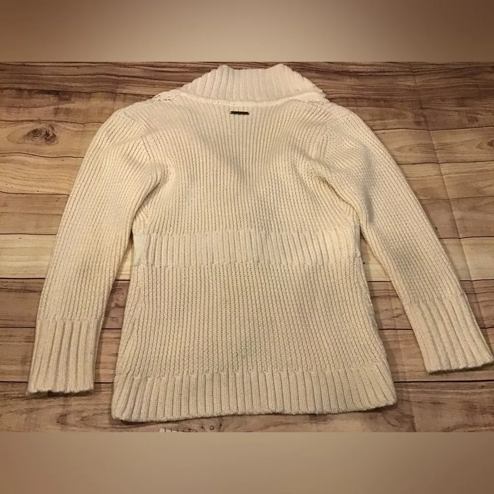 DKNY Womans sweater button down size medium - Image 4