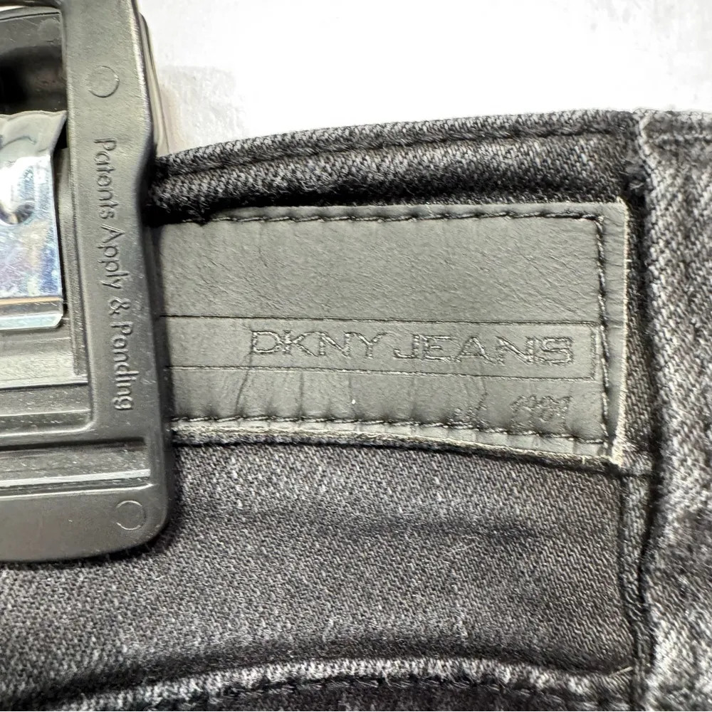 DKNY Ludlow Faded Black Denim Capri Roll Hem Cropped Jeans Bermuda Shorts - Image 7