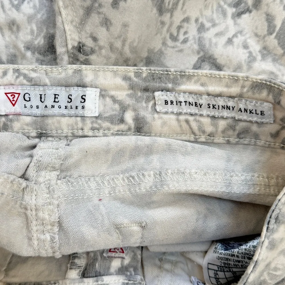 Guess Floral Low Rise Brittney Skinny Ankle Jeans White Gray Size 25 - Image 3