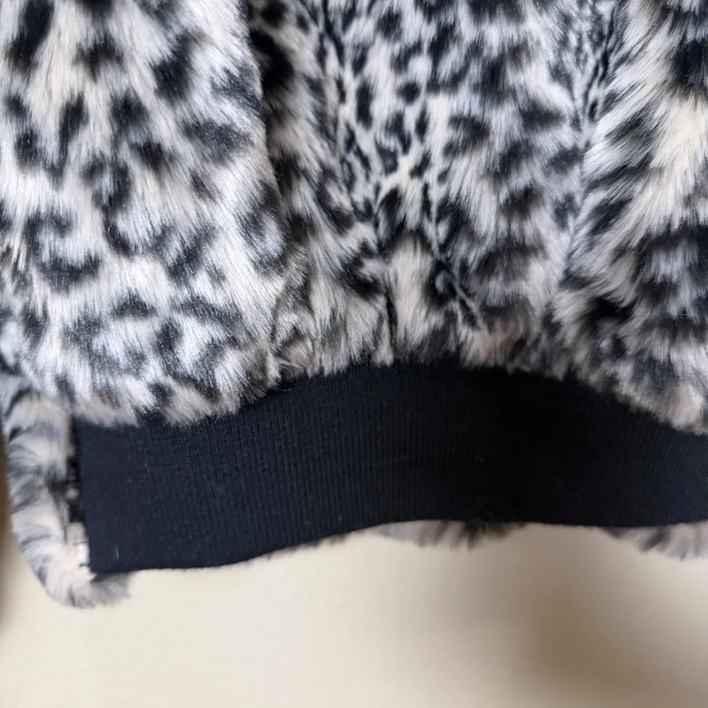 Vigoss Leopard Print Bomber Jacket faux fur size small - Image 7