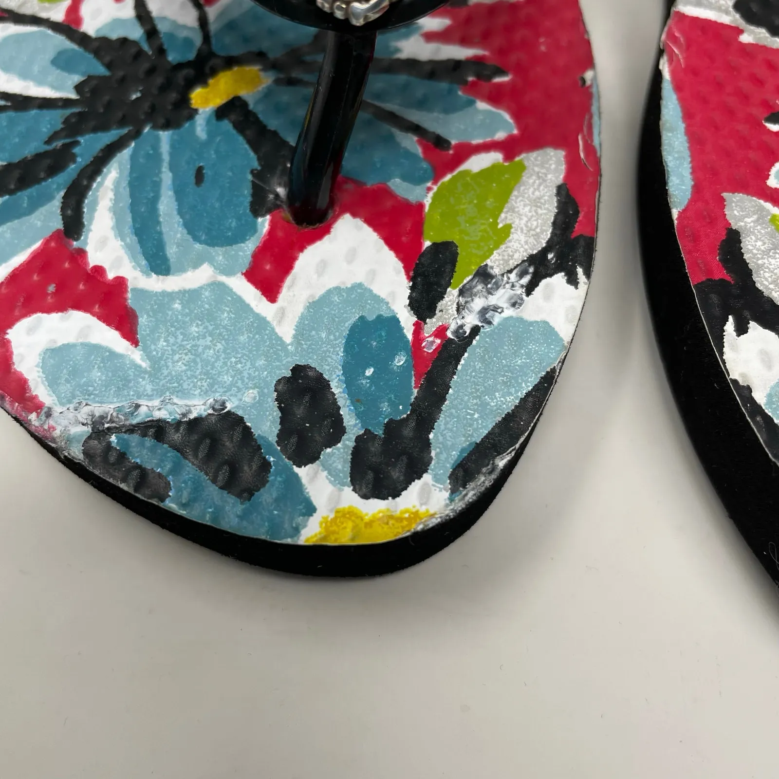 Brighton Black Red Blue Floral Flip Flops Sandals Classic Silver Heart Womens 6 - Image 7