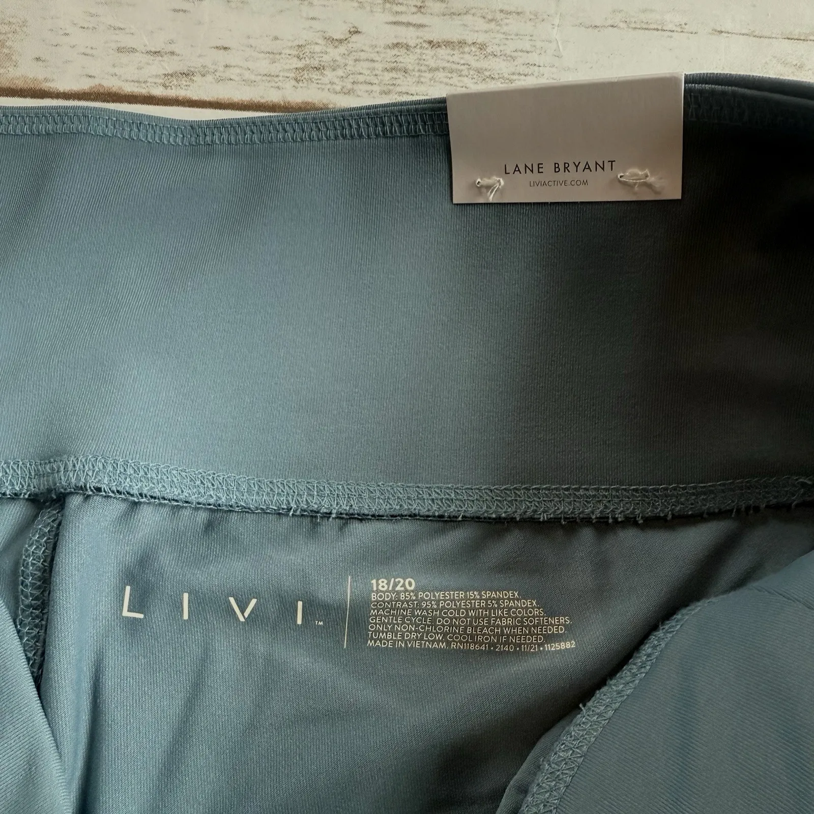 New Livi Lane Bryant Capri Leggings Plus Women 18 20 Compression 21" Inseam Blue - Image 7