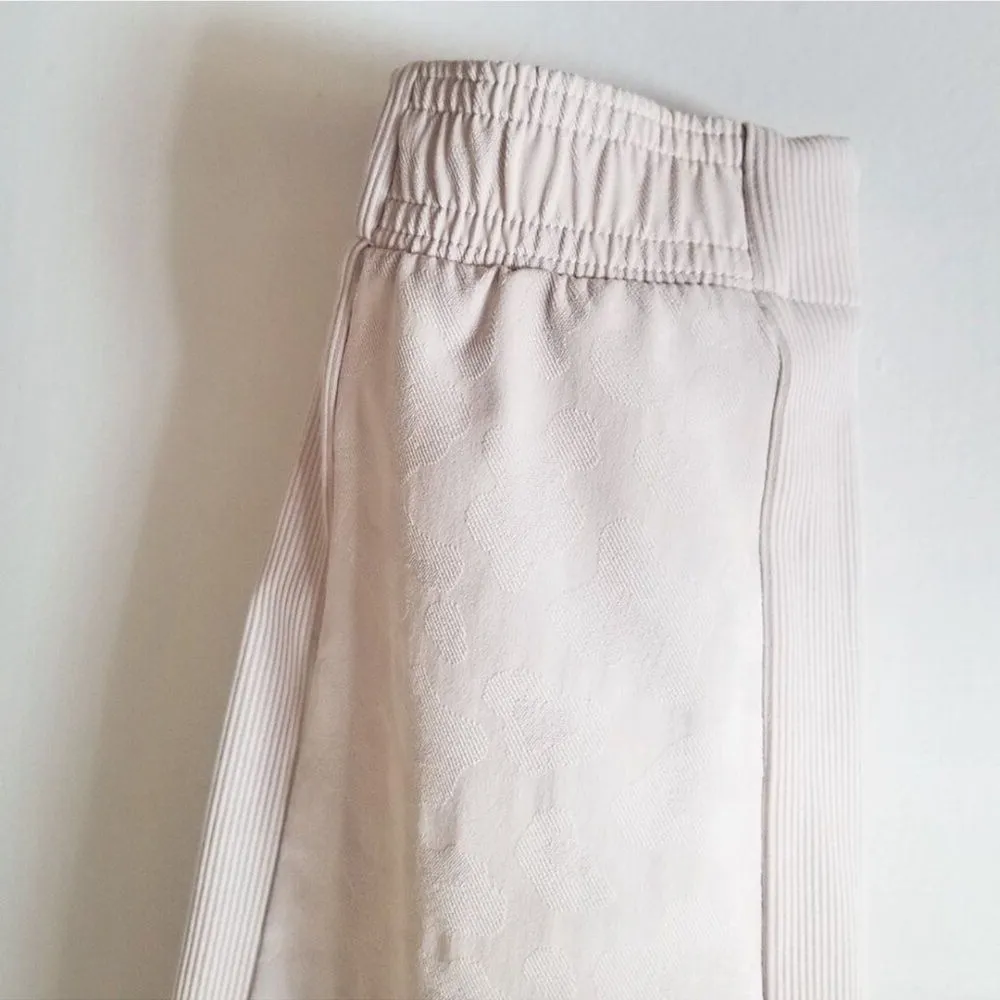 Athleta Brooklyn Textured Jogger in Cream Size 18 - Image 11