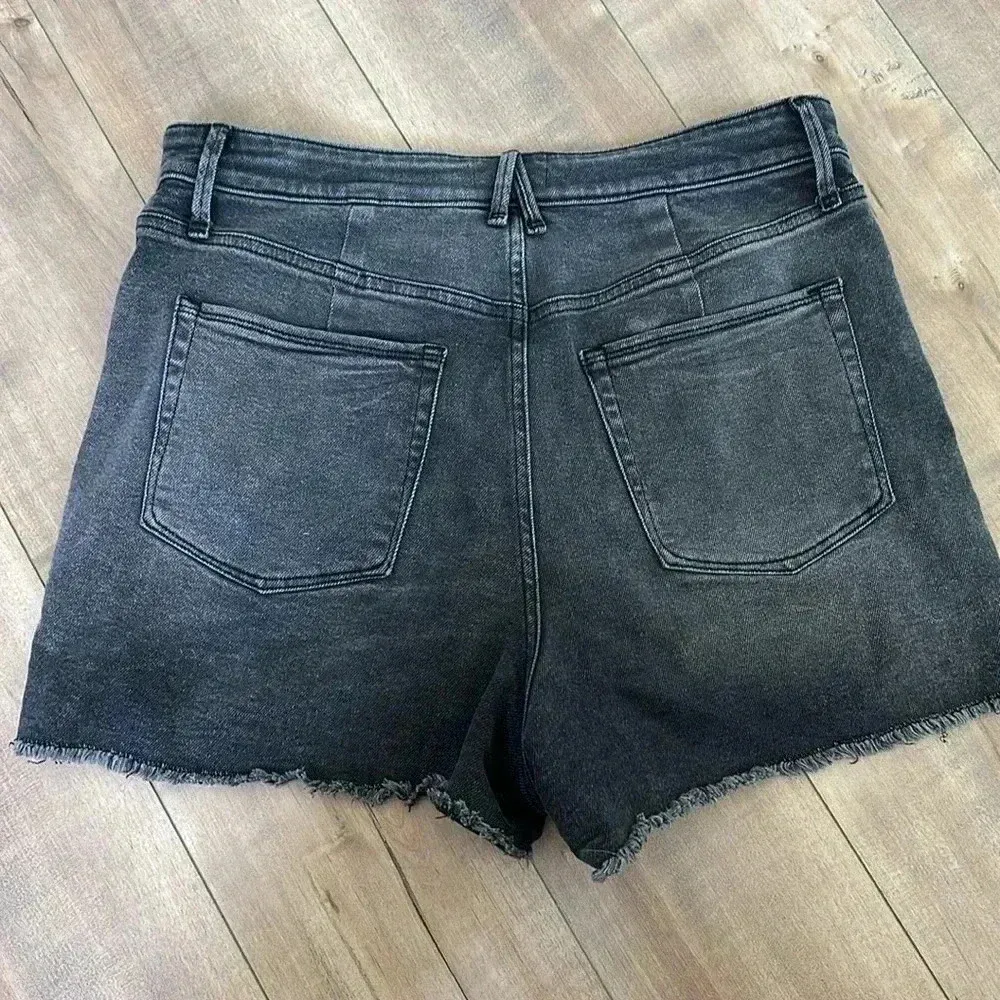 Good American Black Good 90s Wrap Waist Fray Hem Cutoff Shorts Size 15 - Image 5