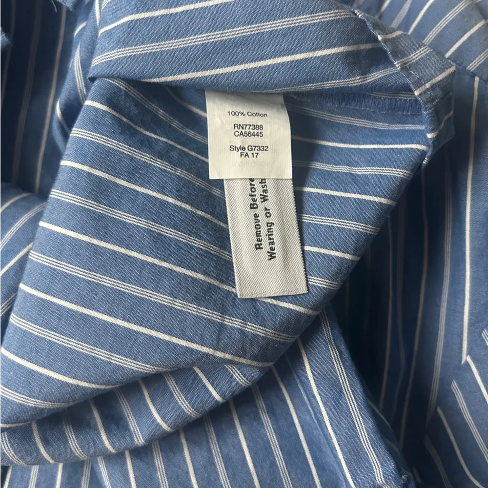 Madewell Women’s Blue Pinstripe Button Up Top - Image 4