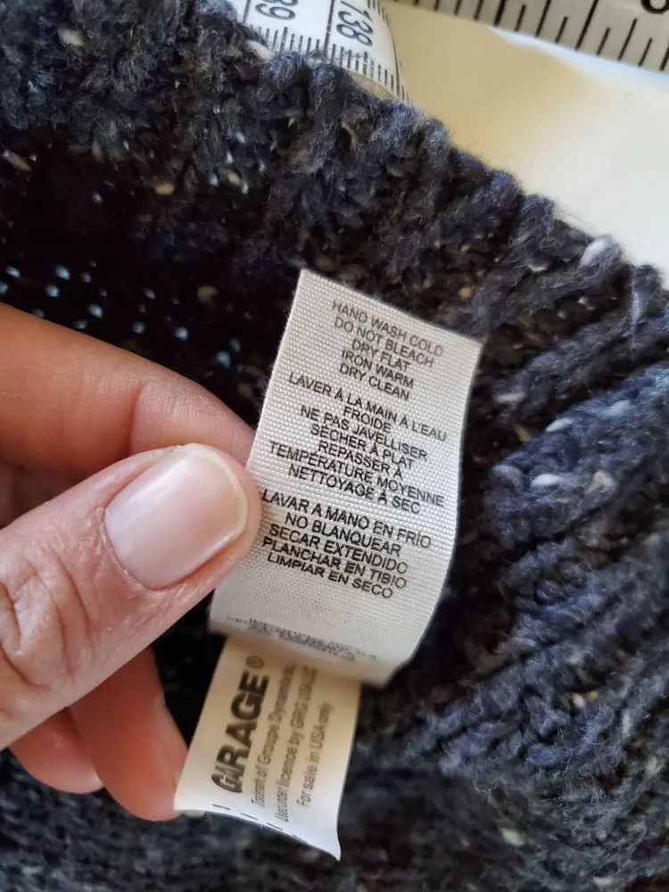 Crew neck Sweater Size Small - Image 8