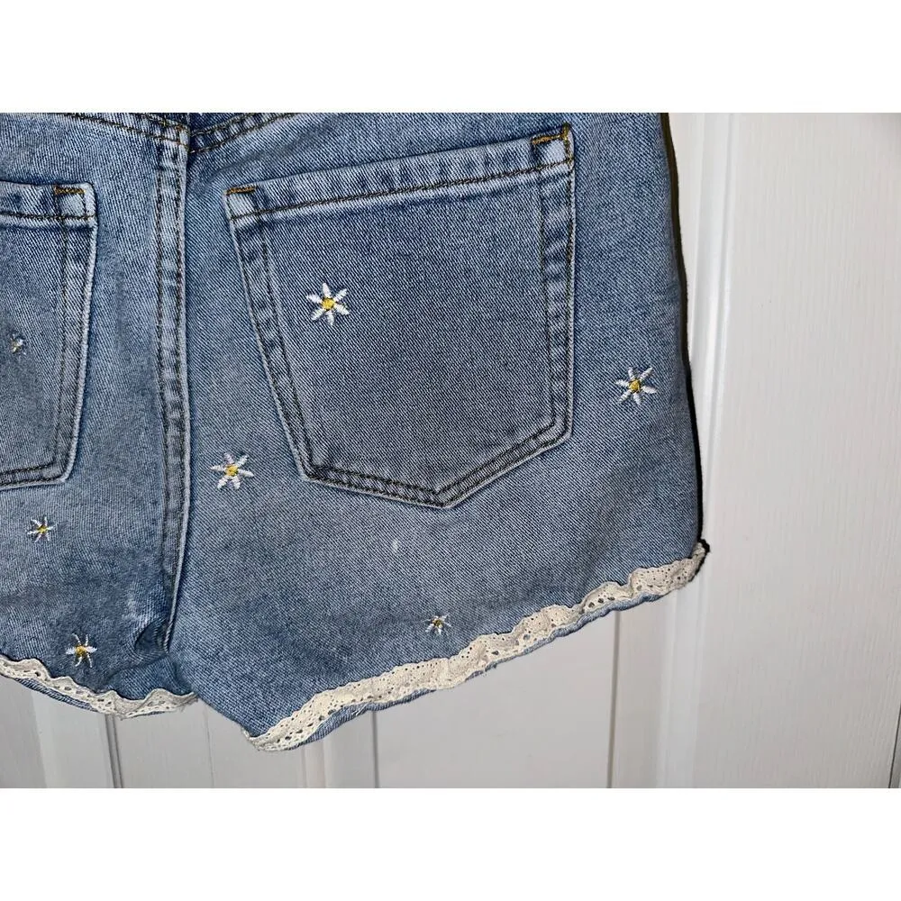 Daisy Embroidered Denim Shorts Size 23 - Image 3