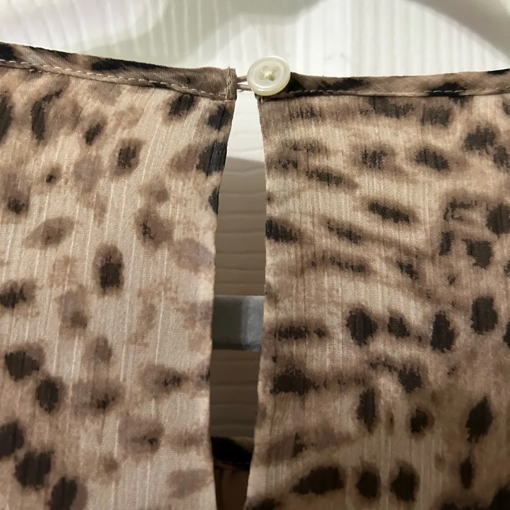 Animal Print Loft blouse with flounce sleeves - Image 4
