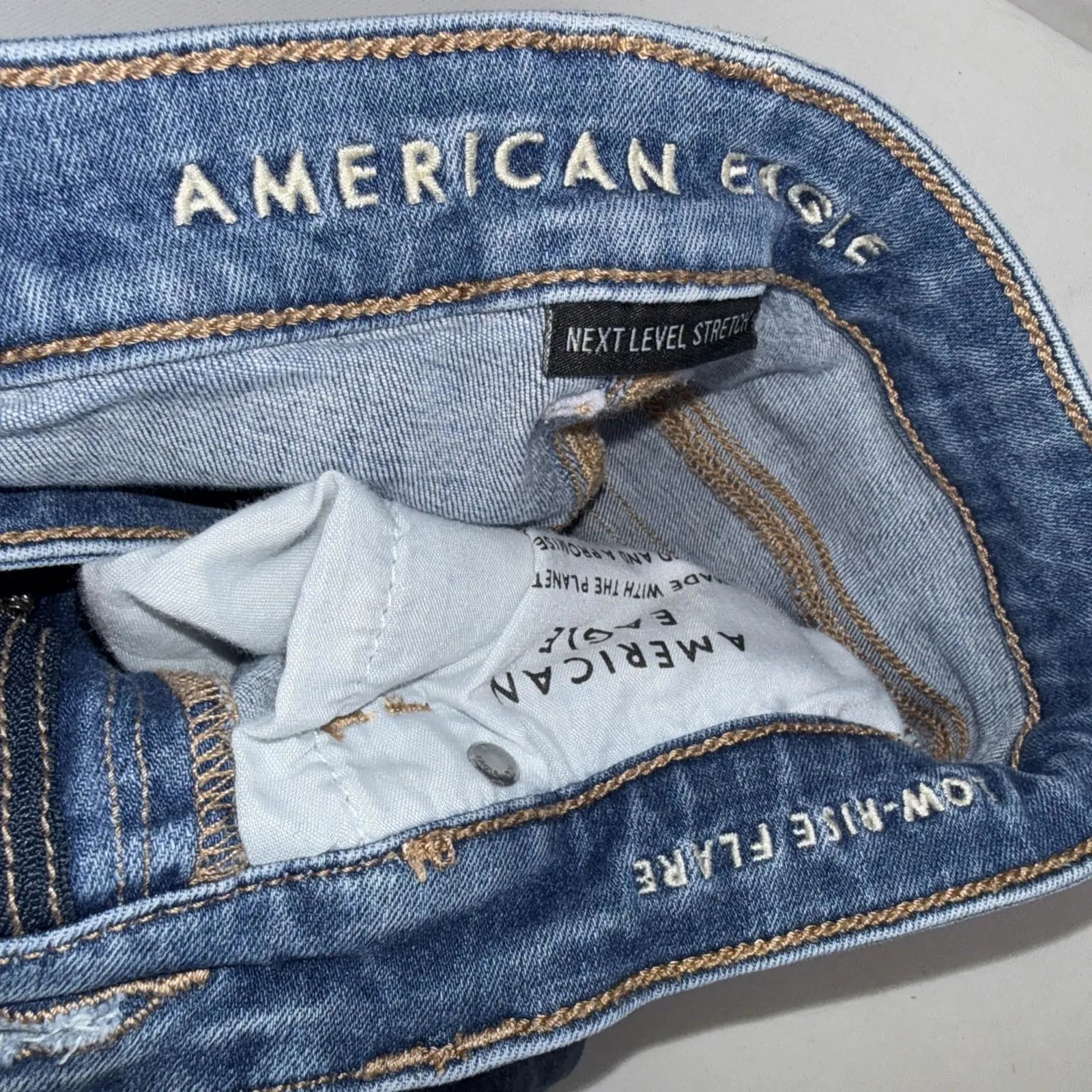 American Eagle Blue Flap Button Pocket Artist Flare Low Rise Stretch Jeans Sz 2 - Image 8