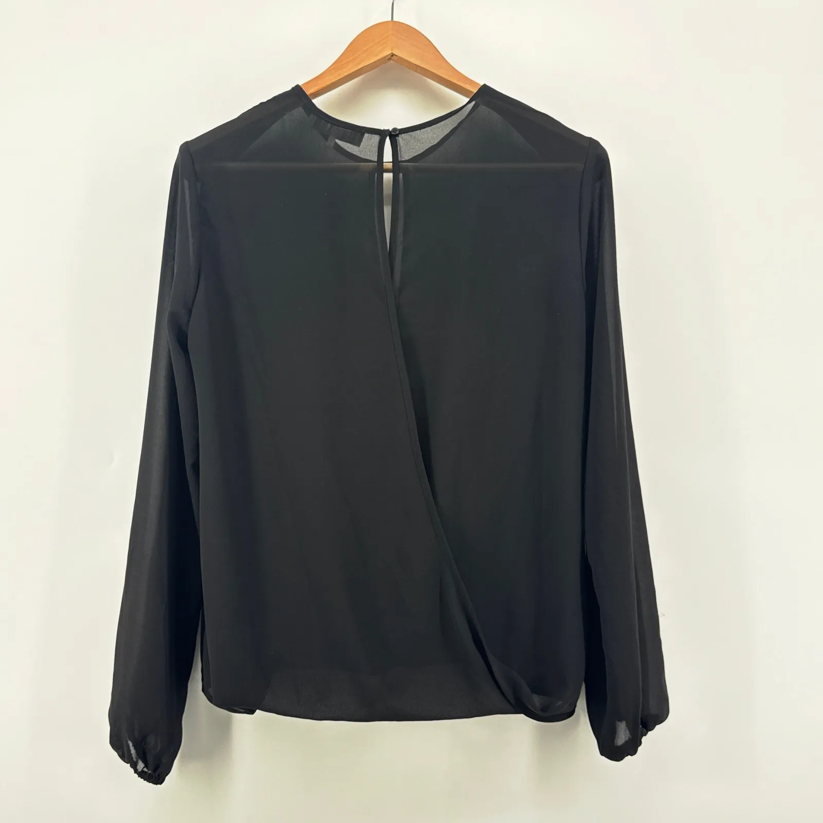 WAYF Womens Black Long Sleeve Surplice Blouse‎ Keyhole Back Made in USA Medium - Image 7