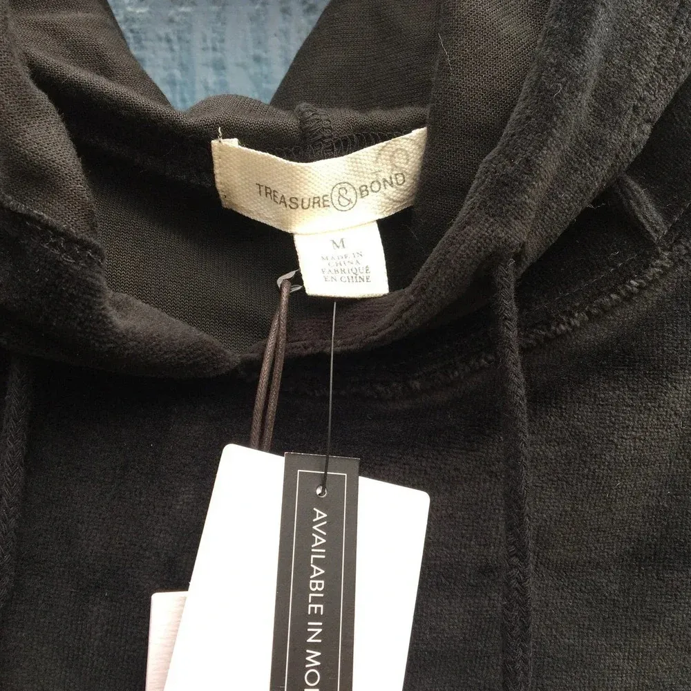 NEW Treasure & Bond Women's Size Medium Black Velour Treatment Hoodie Jacket - Image 4