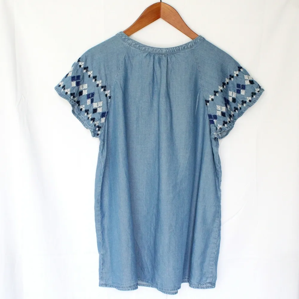 Old Navy | Chambray Top w/Patterned Sleeves - Image 2