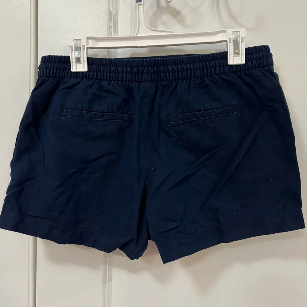 Gap woman’s size medium blue shorts - Image 2