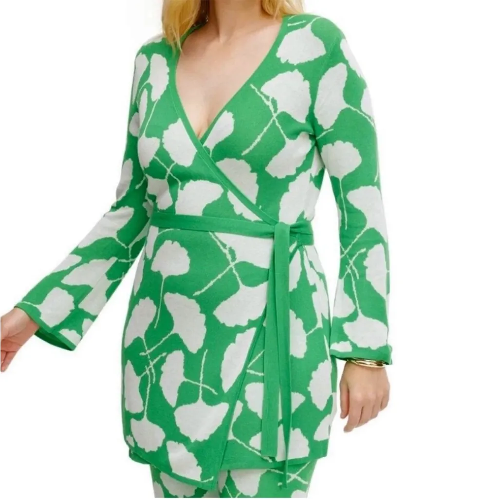 NWT Diane Von Furstenberg Ginkgo Wrap
Sweater / Dress Size XL - Image 2