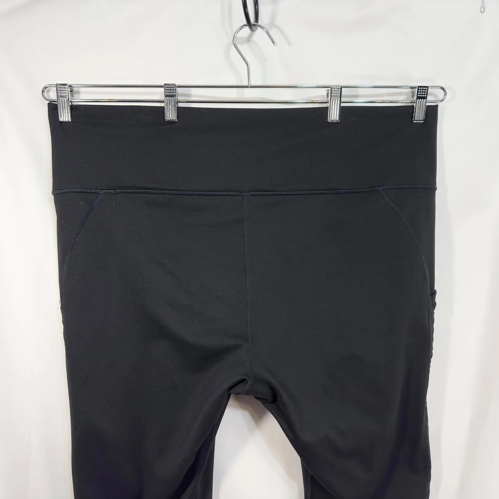 Fabletics PowerHold Plus Size 4X Leggings Solid Black 7/8 Ankle Side Pockets 947 - Image 5