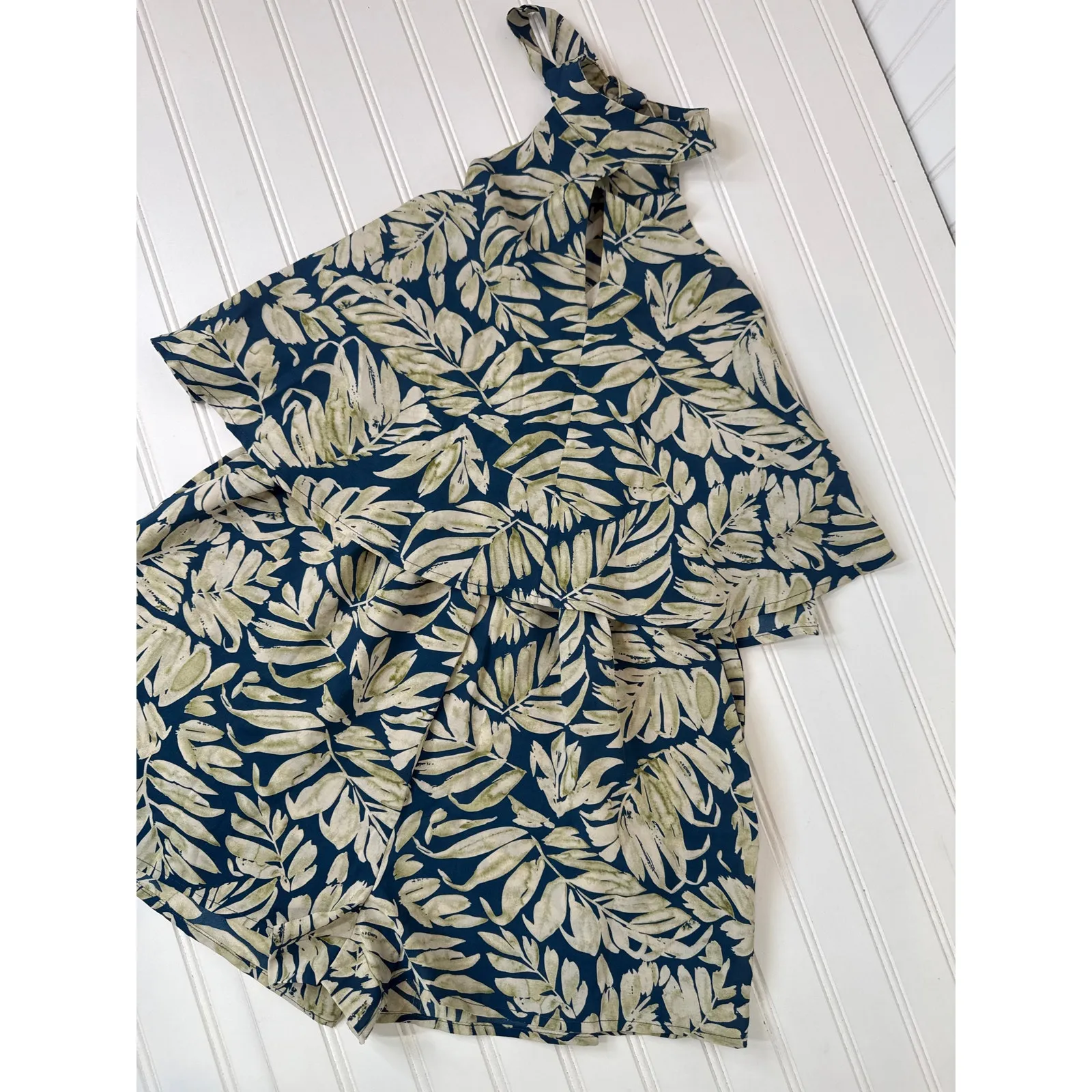 NWT Cupshe Rompers Flutter V-Neck Straight Leg & Halterneck Backless Bundle Sz S - Image 3