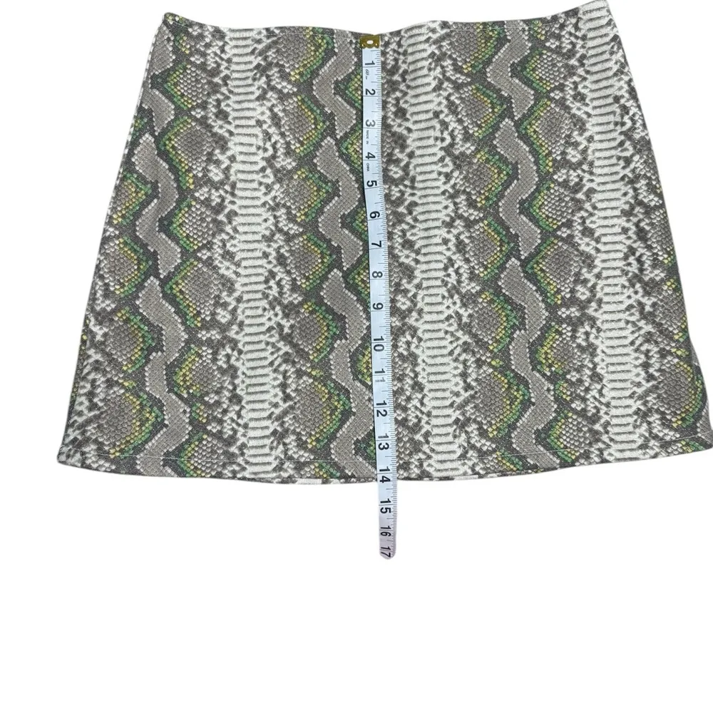 Honey Punch snakeskin mini skirt sz s - Image 4