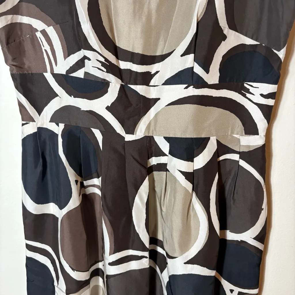 Banana Republic 100% Silk Sheath Dress Brown Beige Black Circle Print Size‎ 10 - Image 4