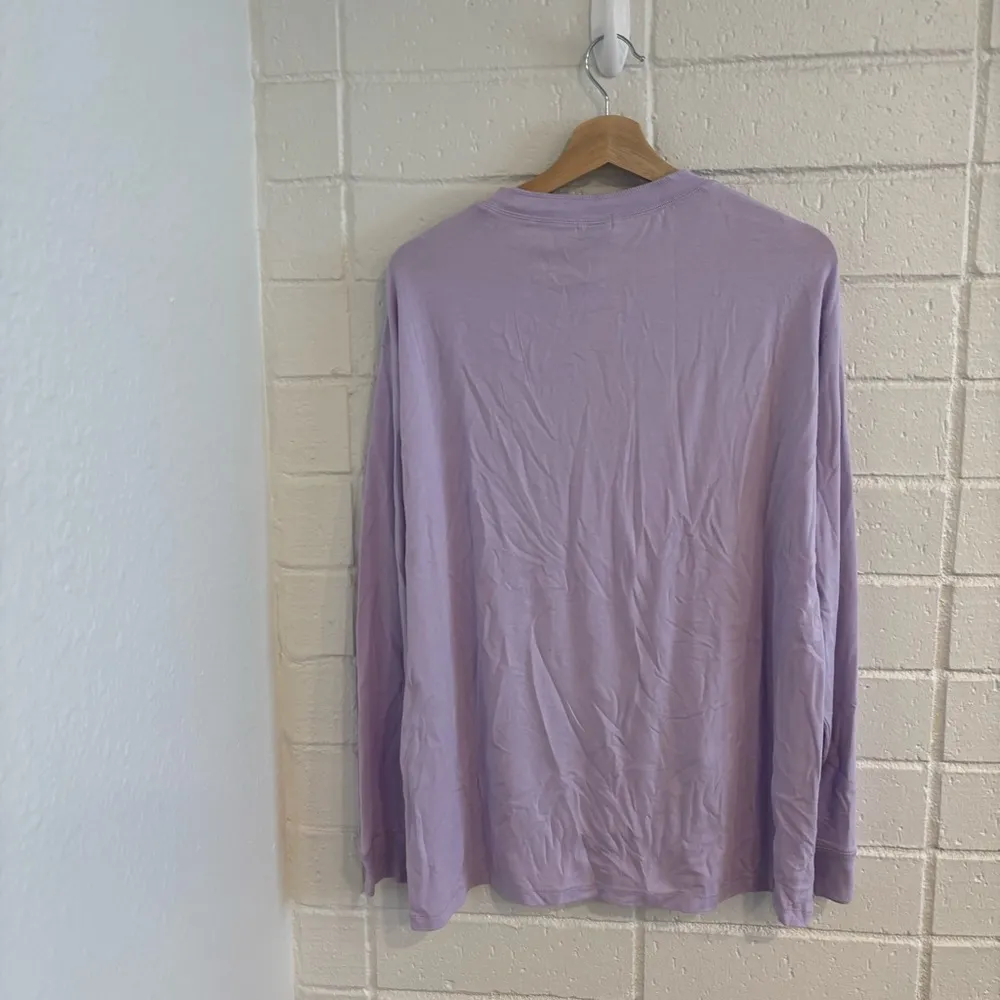 NWT SKIMS boyfriend longsleeve Henley shirt in lily - Image 5