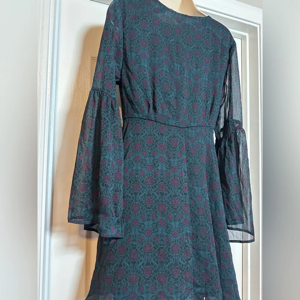 Miami Green Women’s V-Neck Long Bell Sleeved Midi Stretch Waist Fit & Flare - Image 7