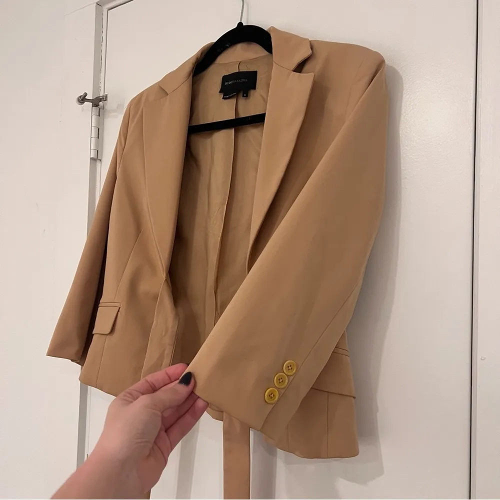 BCBG Maxazria Tan Blazer with Front Tie - Image 6