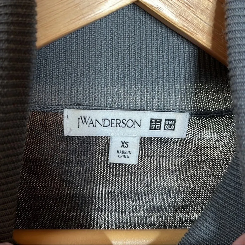JW Anderson x UNIQLO Extra Fine Merino Wool Gray Turtleneck Sweater Size XS - Image 7