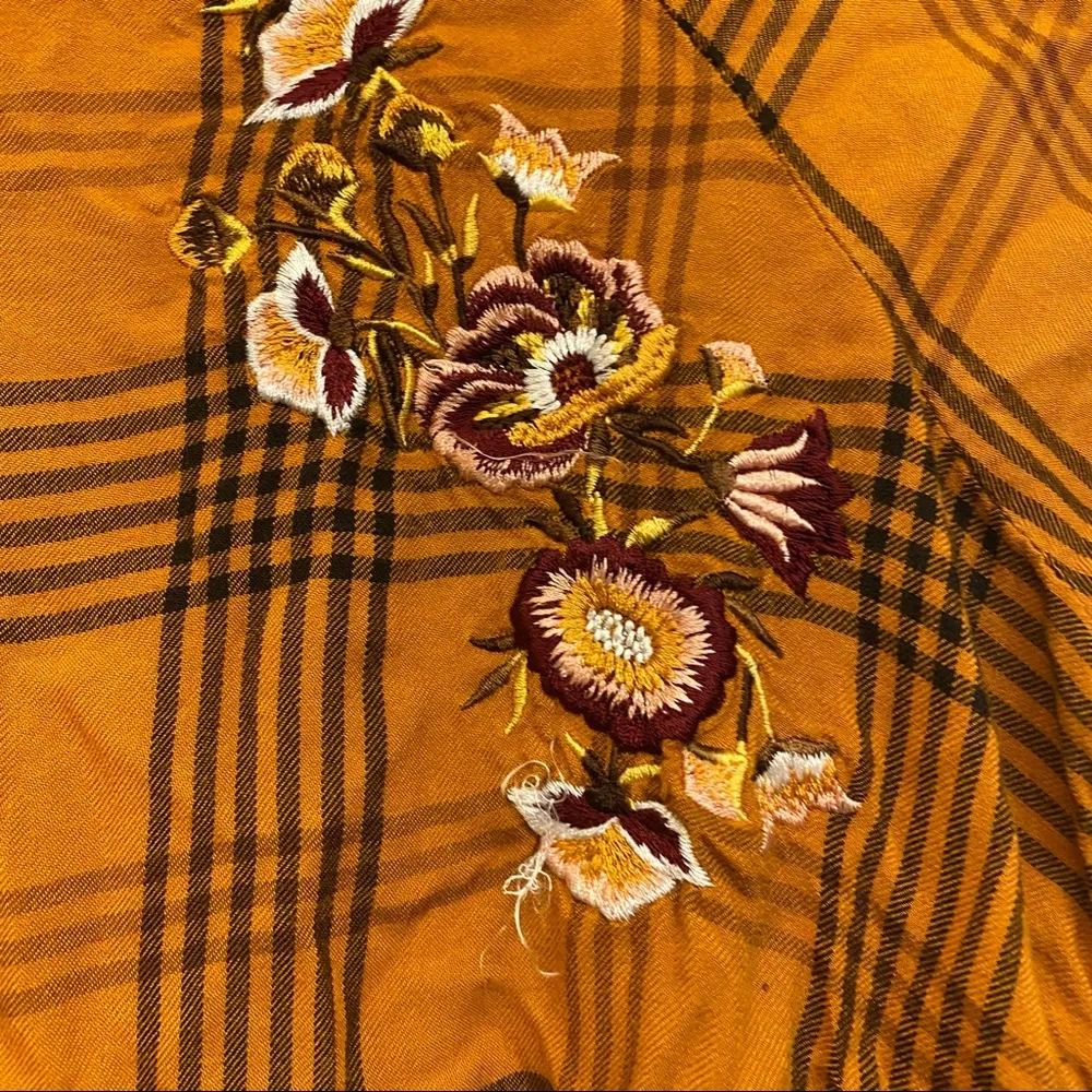 Arizona women’s yellow embroidered top - Image 3