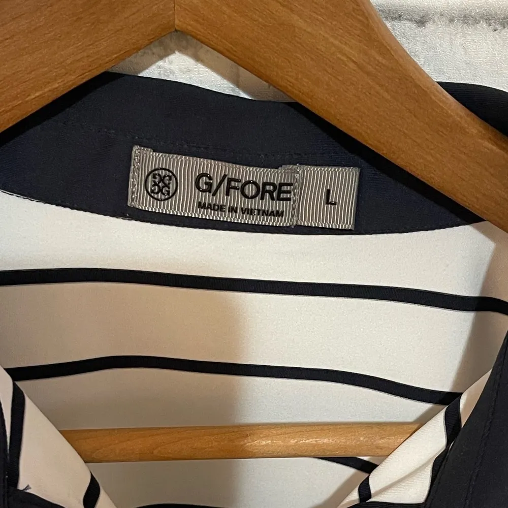 NWOT Women’s G/FORE water wicking collared short sleeve golf polo shirt Large White - Image 3