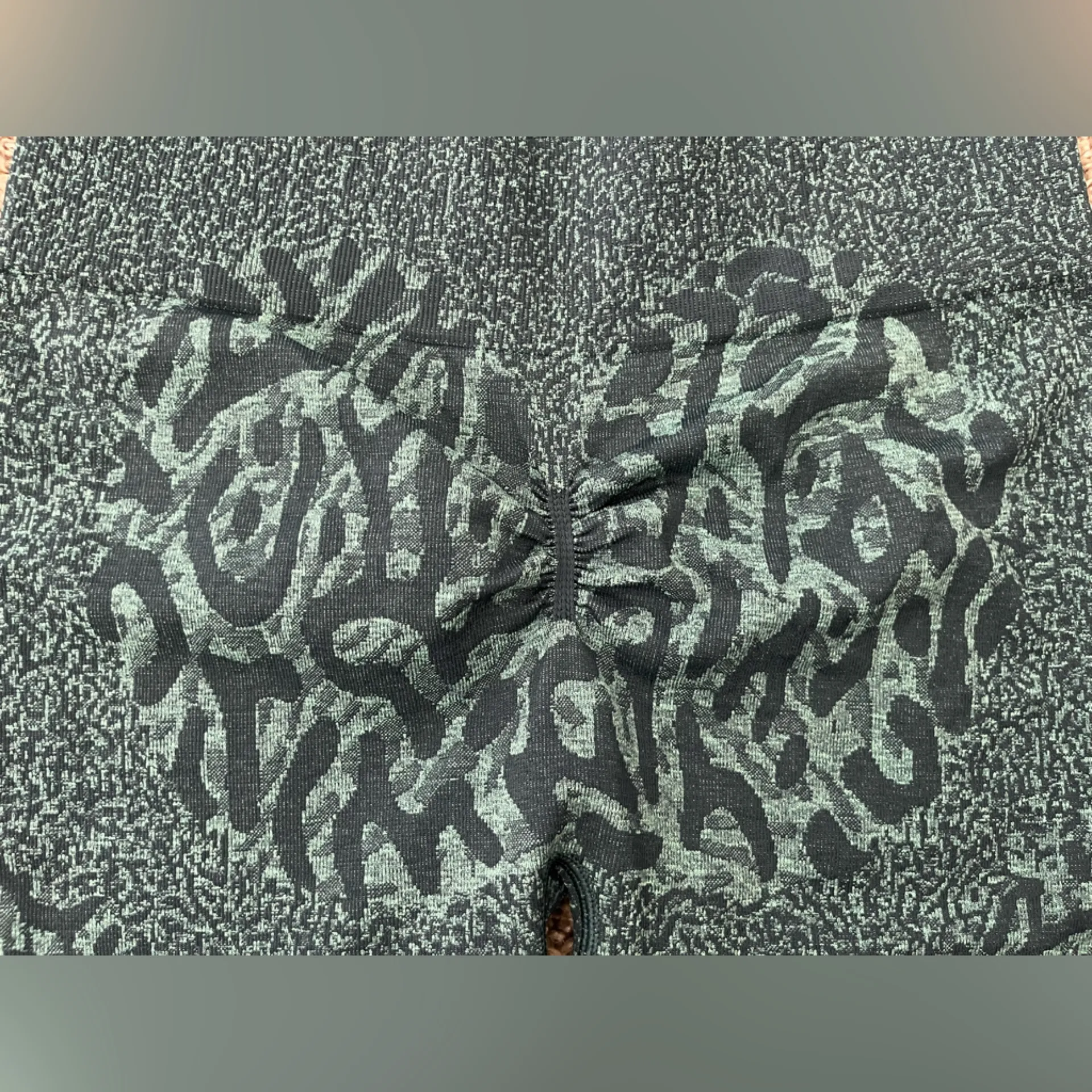 Women’s Gymshark Adapt Animal Print Seamless Scrunch Butt Cycling Biker Shorts M - Image 4