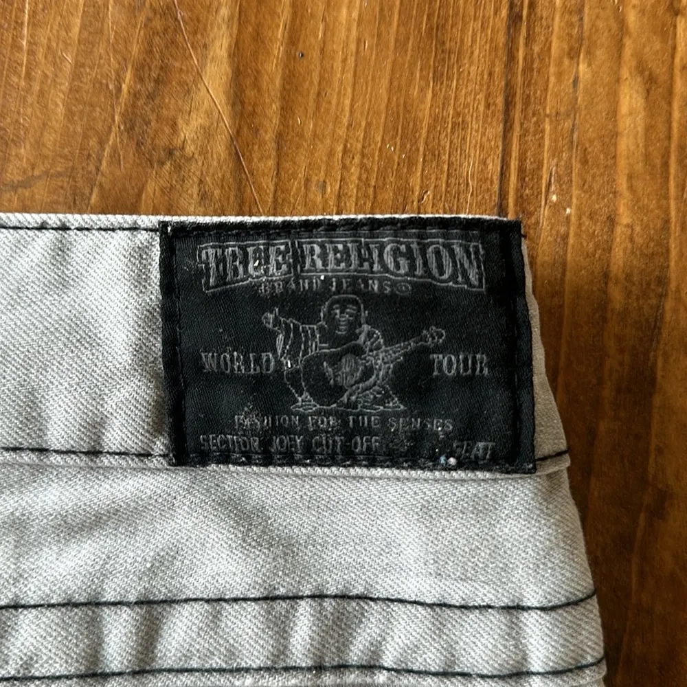 True Religion Brand Jean shorts - grey with black stitching - size 29 - Image 3