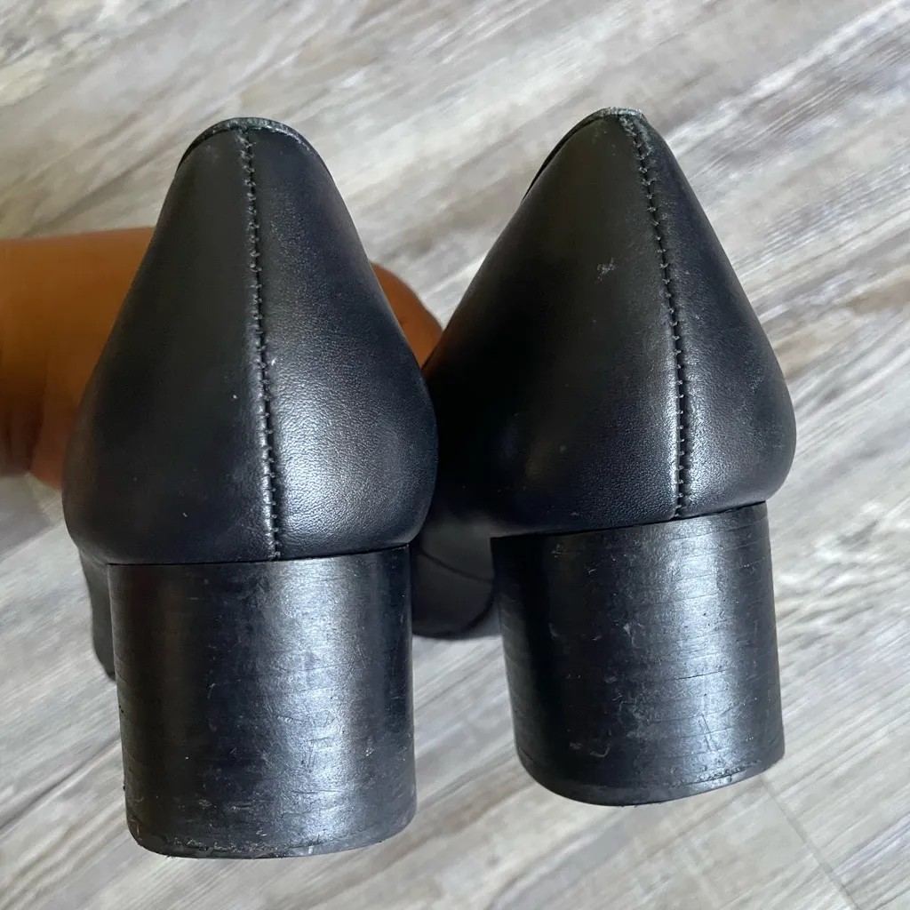 Tory Burch Black Leather Flats with Gold Logo - Image 9