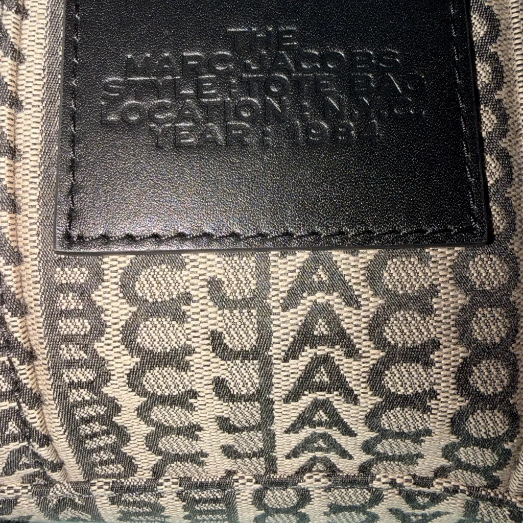 Marc Jacobs Black and Tan Jacquard TOTE Bag - Image 11