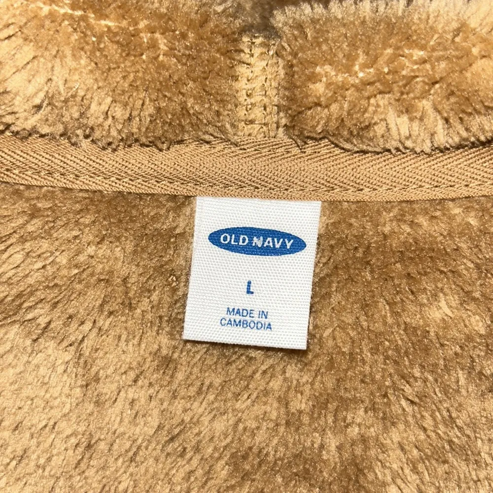 Old Navy Women’s Faux Fur Hoodie Size Lg-NWT - Image 2