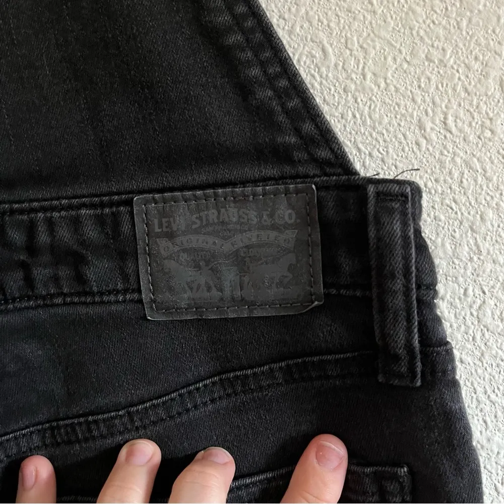 EUC Levi’s Skinny Denim Jean Overalls in Black Size 27 - Image 11