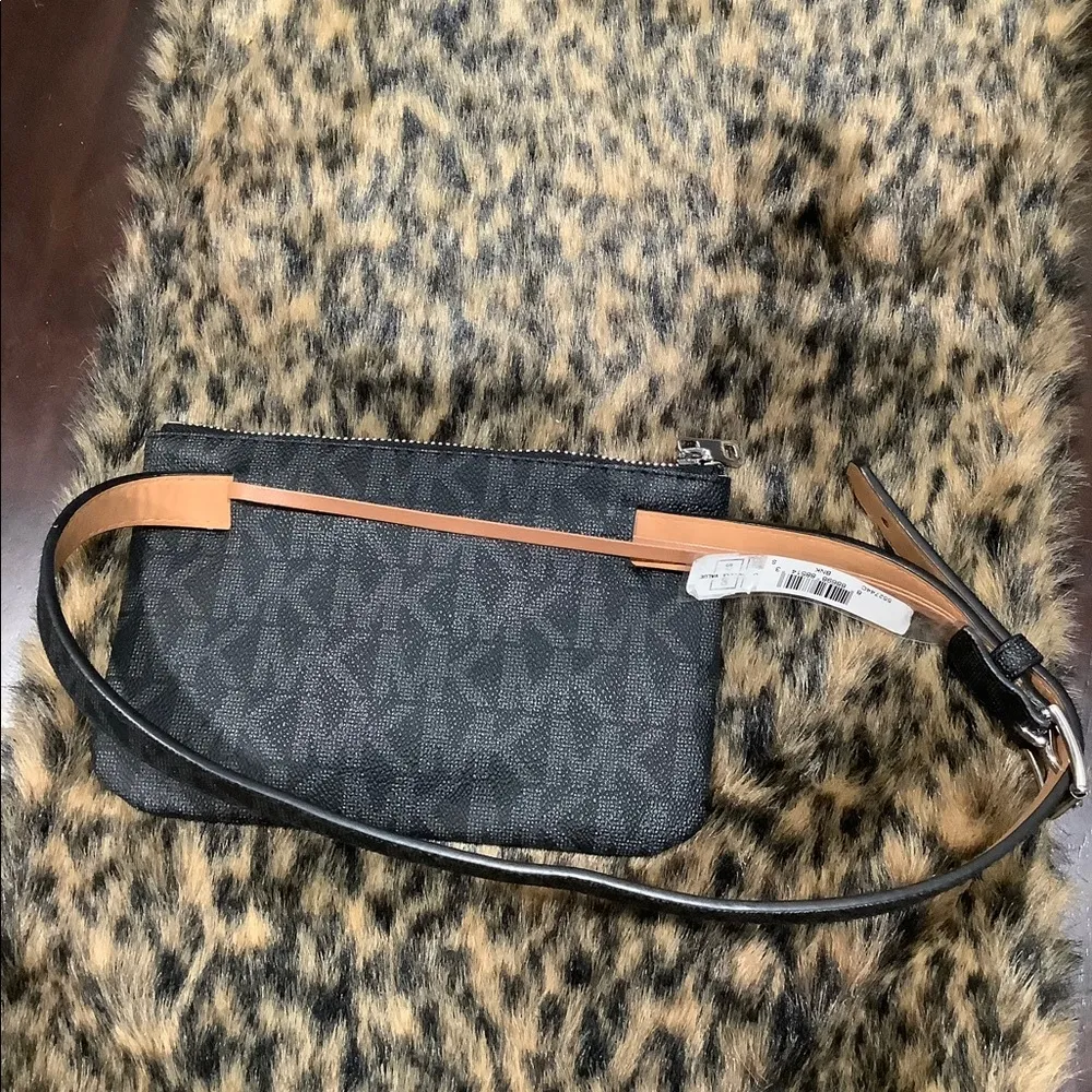 NWT MICHAEL KORS BELTED POUCH - Image 3